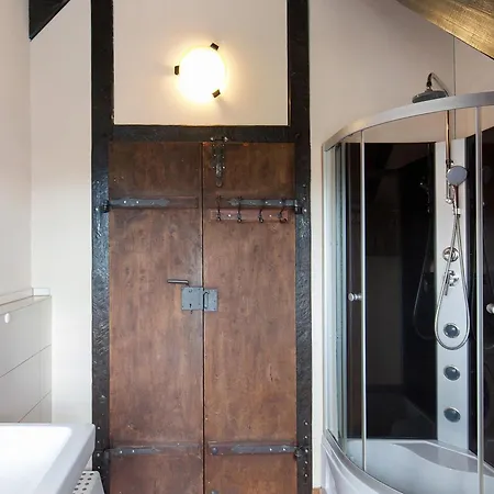 Turmzimmer Für 4 Pers Auf 50 M² Apartment *